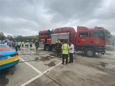 呼图壁横山道路救援